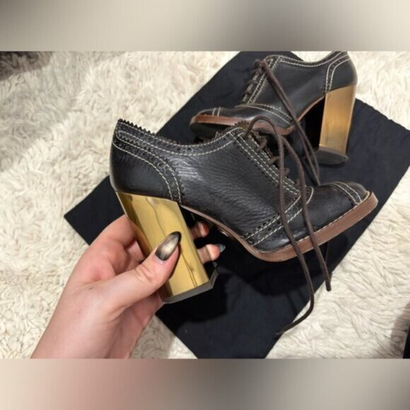 VINTAGE- DOLCE & GABANA HEELS - Picture 3 of 16